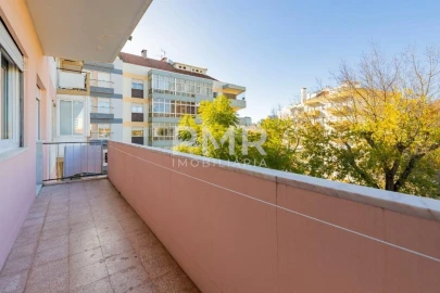 Apartamento T3 para Arrendamento em Lumiar