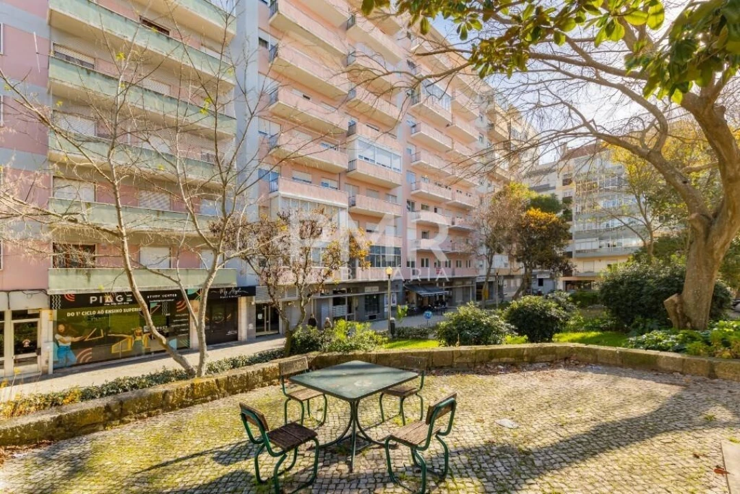 Apartamento T3 para Arrendamento em Lumiar Foto 1