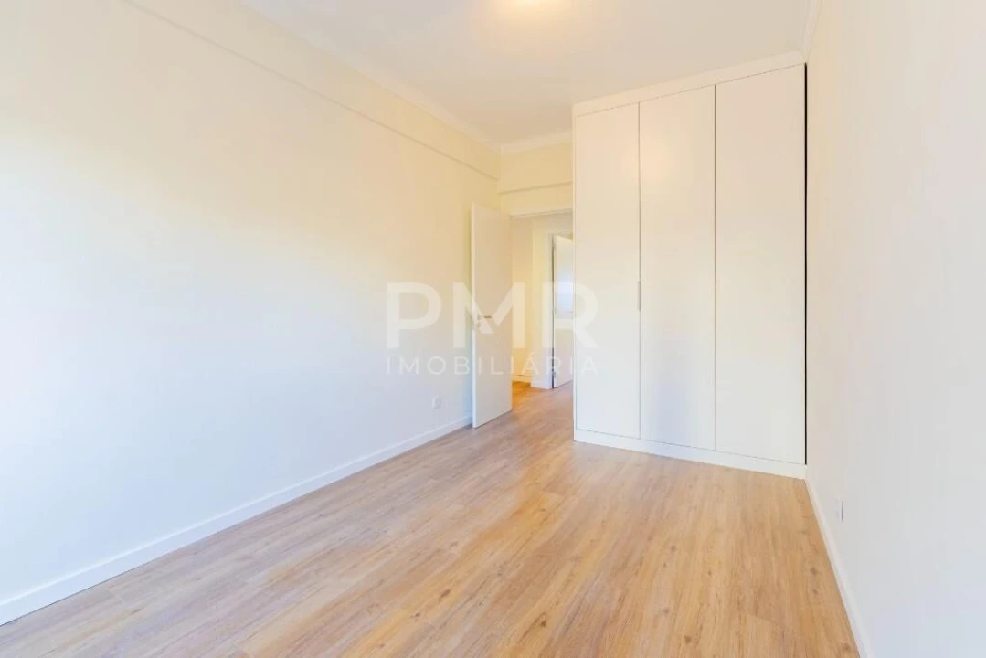 Apartamento T3 para Arrendamento em Lumiar Foto 17