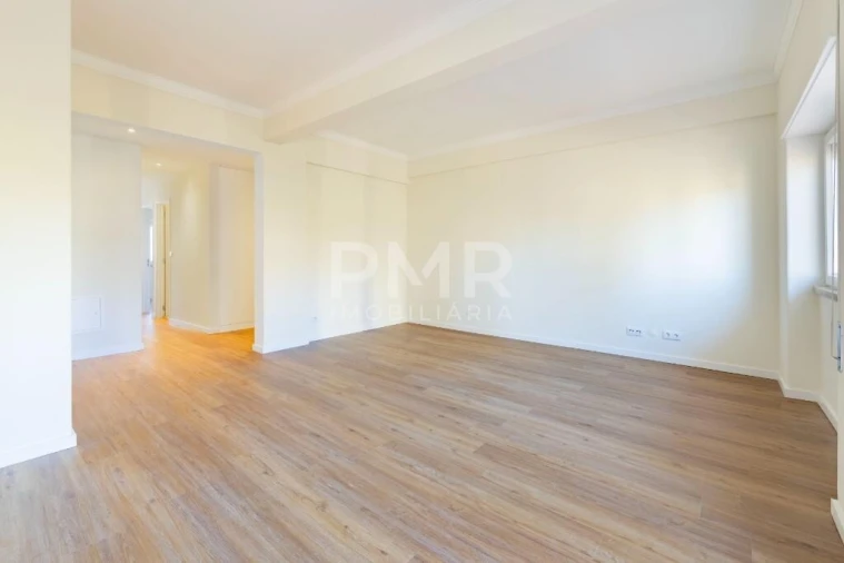 Apartamento T3 para Arrendamento em Lumiar Foto 6