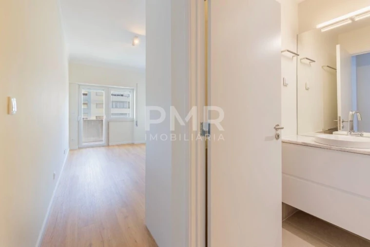 Apartamento T3 para Arrendamento em Lumiar Foto 18