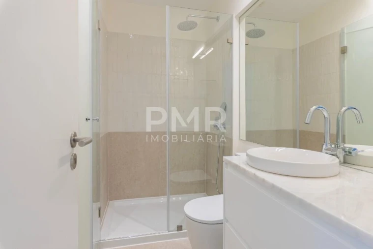 Apartamento T3 para Arrendamento em Lumiar Foto 14