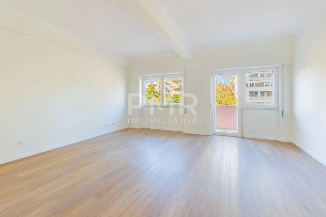 Apartamento T3 para Arrendamento em Lumiar Foto 3