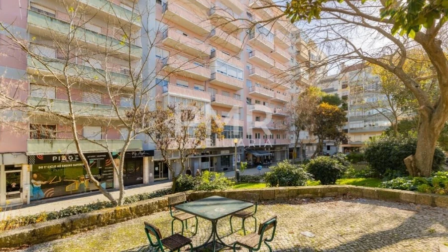 Apartamento T3 para Arrendamento em Lumiar