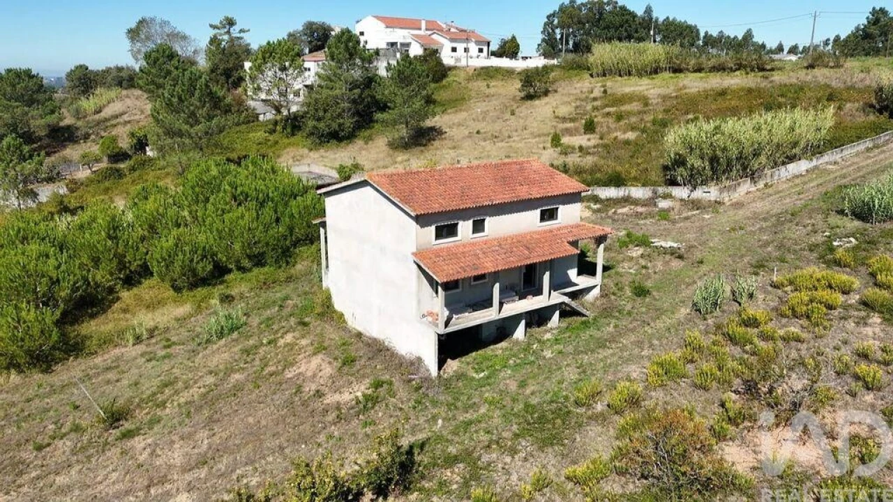 Moradia T4 para Venda em Benedita Foto 1