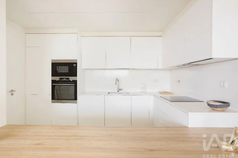 Apartamento T2 para Arrendamento em Armação de Pera Foto 12