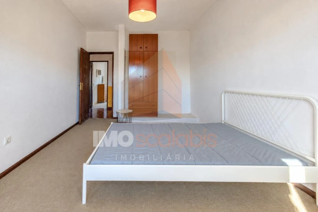 Moradia T5 para Venda em Carregueira Foto 21