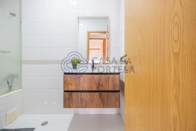 Moradia T3 para Arrendamento em Gaio-Rosário e Sarilhos Pequenos
