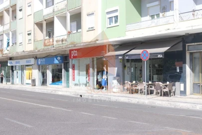 Negócio para Trespasse em Romeira e Várzea