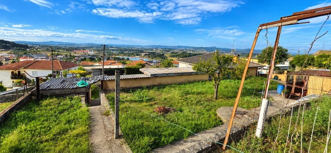 Moradia T3 para Venda em Rebordões Foto 9