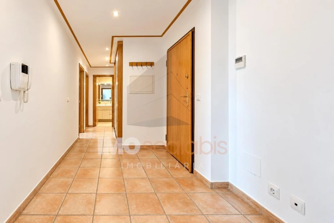 Apartamento T2 para Venda em Almeirim Foto 2