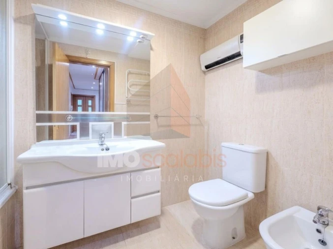 Apartamento T2 para Venda em Almeirim Foto 12
