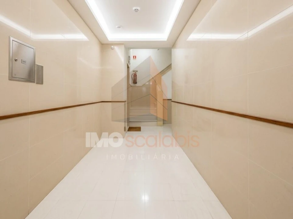 Apartamento T2 para Venda em Almeirim Foto 16
