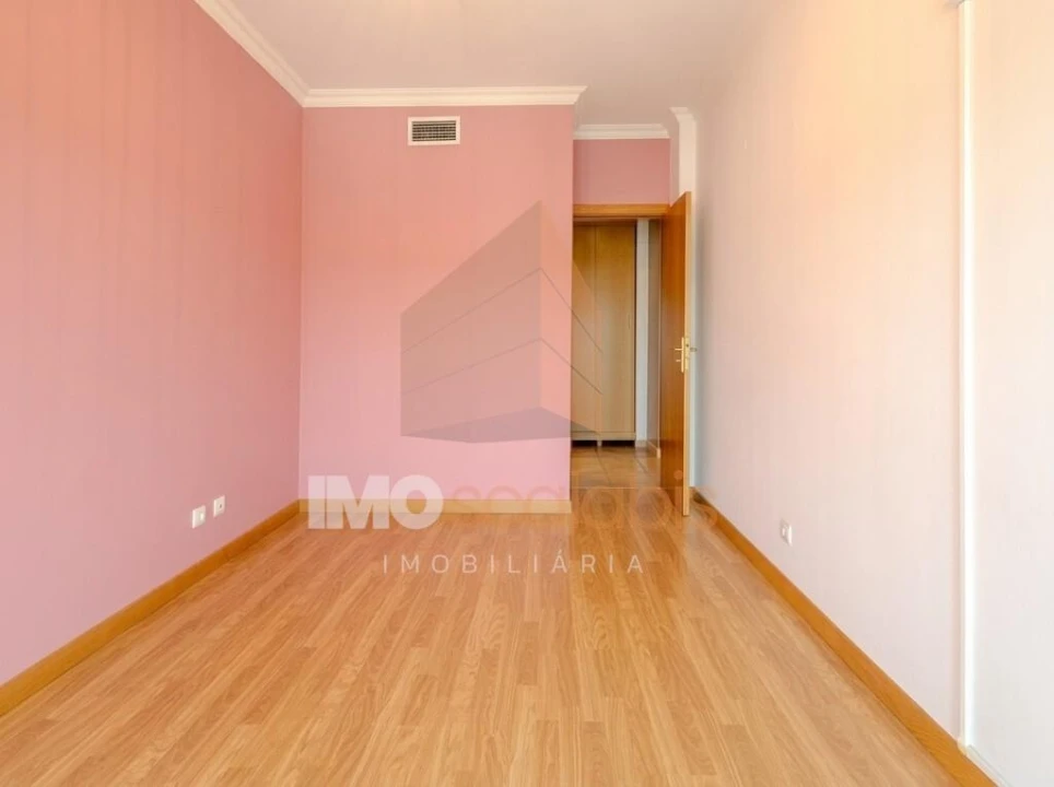 Apartamento T2 para Venda em Almeirim Foto 14