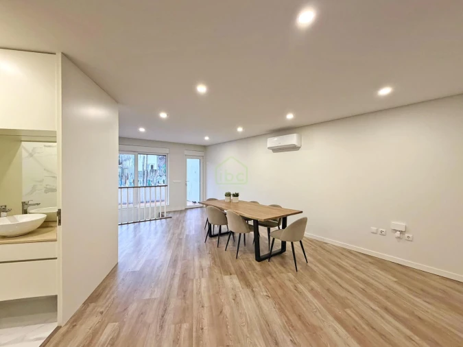 Moradia T2 para Venda em Arvore Foto 3