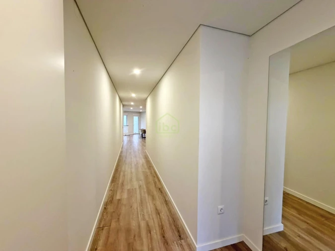 Moradia T2 para Venda em Arvore Foto 8