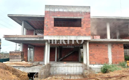 Moradia T3 para Venda em Gemeses