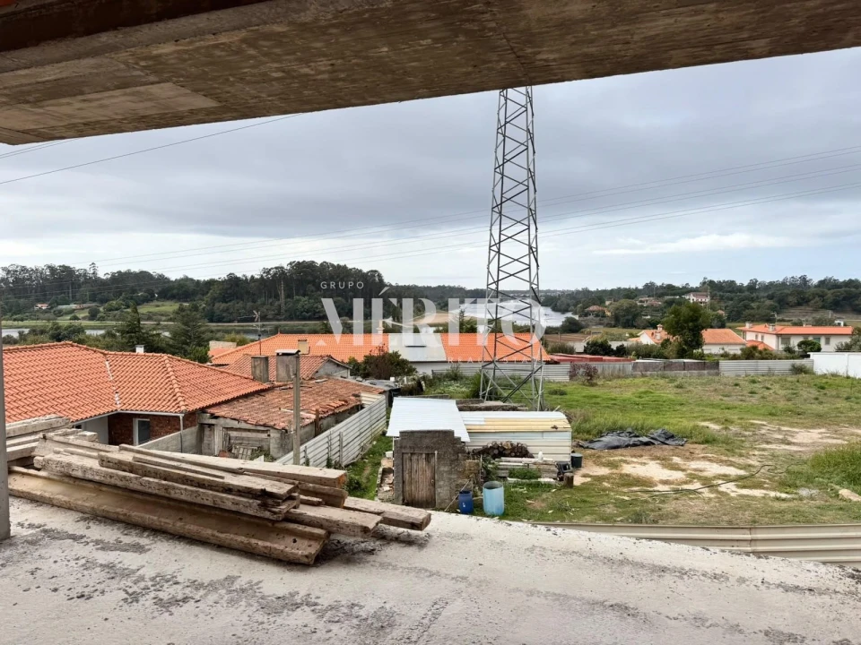 Moradia T3 para Venda em Gemeses Foto 11