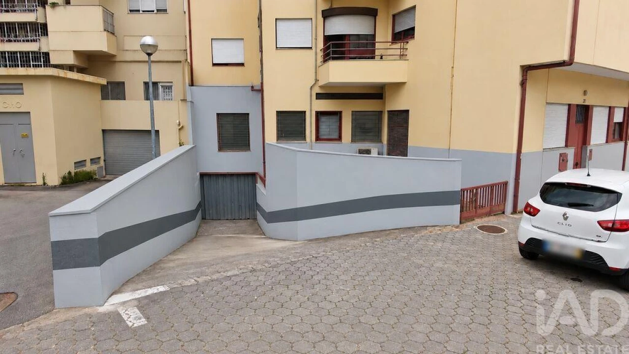 Loja para Arrendamento em Santa Marinha e São Pedro da Afurada Foto 16