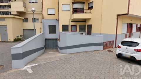 Loja para Arrendamento em Santa Marinha e São Pedro da Afurada