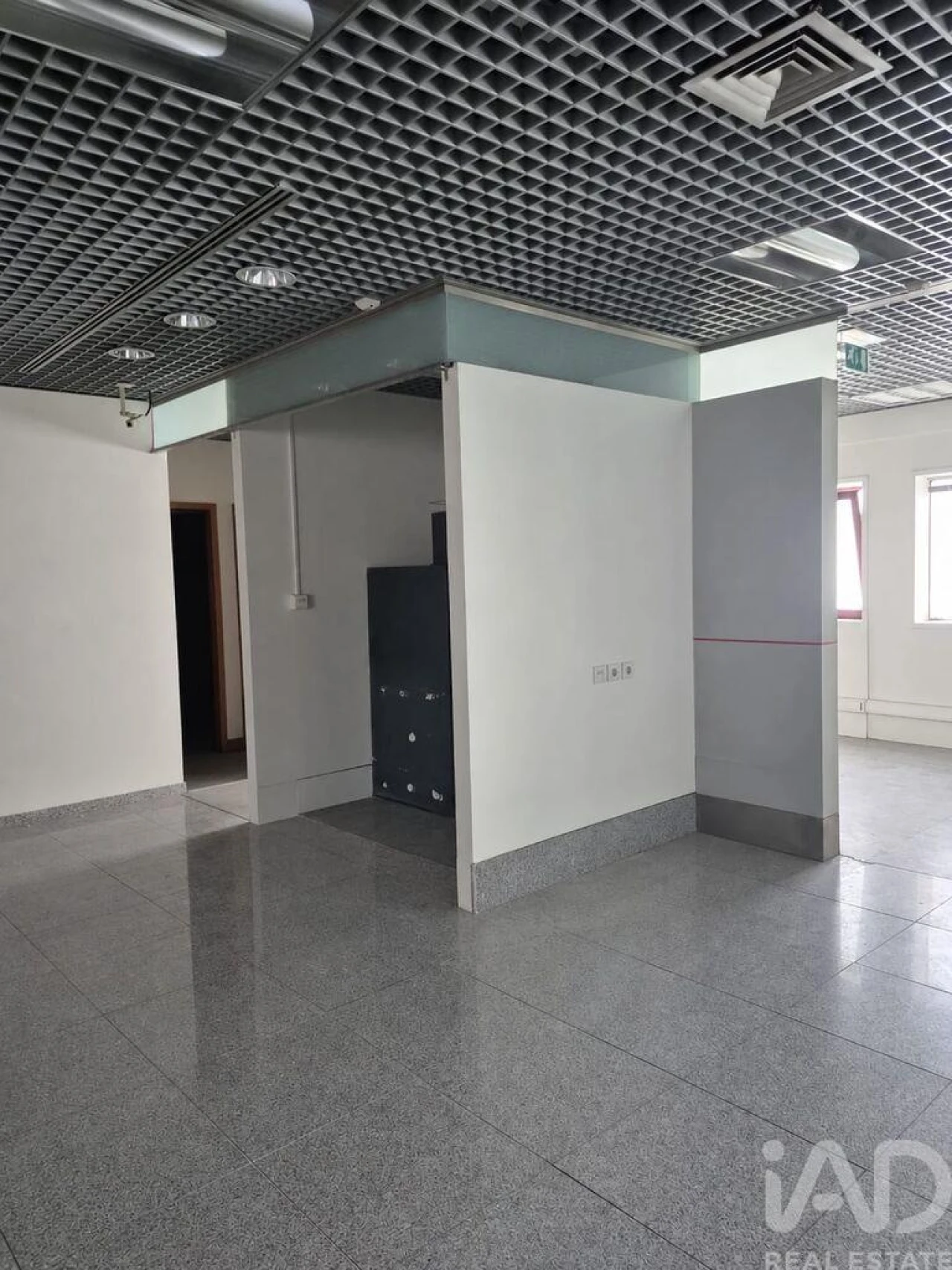 Loja para Arrendamento em Santa Marinha e São Pedro da Afurada Foto 10