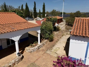 Quinta T4 para Venda em Bensafrim e Barão de São João