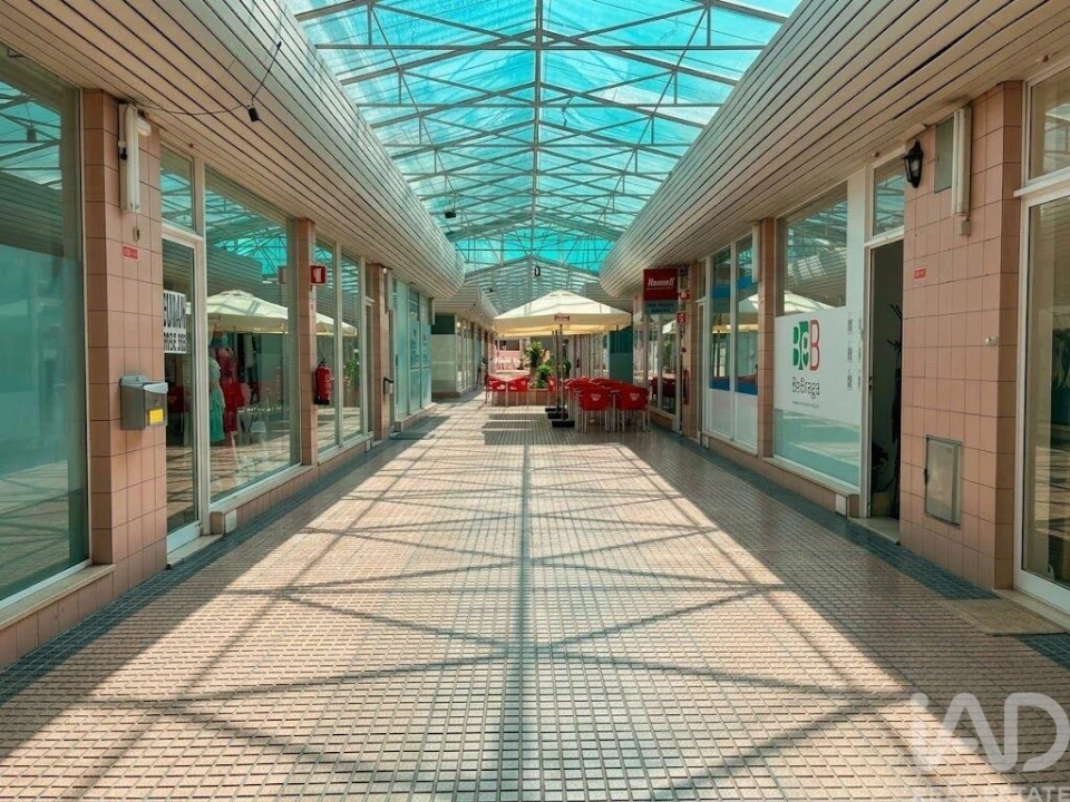 Loja para Venda em Braga (Maximinos, Sé e Cividade) Foto 2