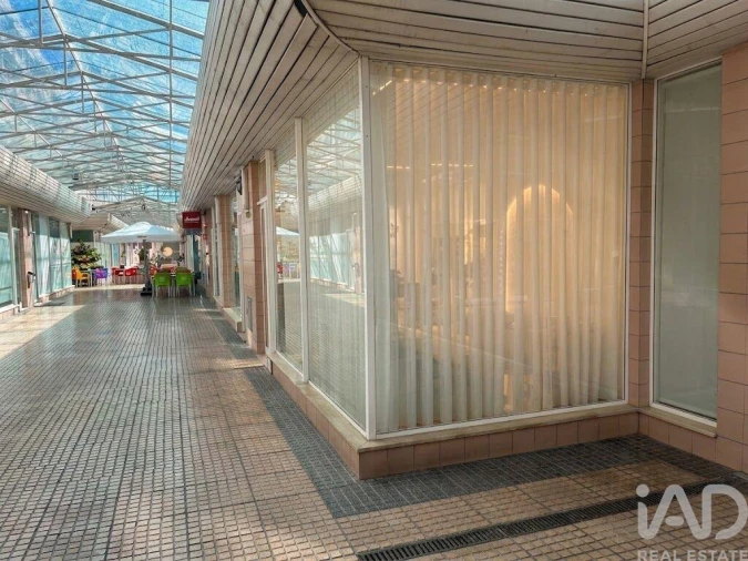 Loja para Venda em Braga (Maximinos, Sé e Cividade) Foto 3