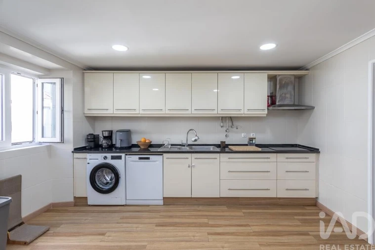 Apartamento T2 para Venda em Misericórdia Foto 9