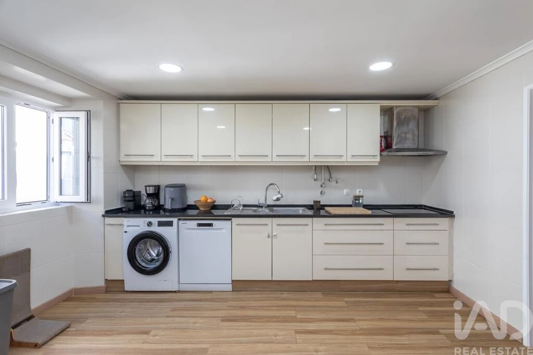 Apartamento T2 para Venda em Misericórdia Foto 9