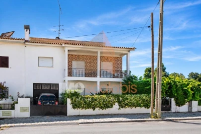 Moradia T5 para Venda em Romeira e Várzea