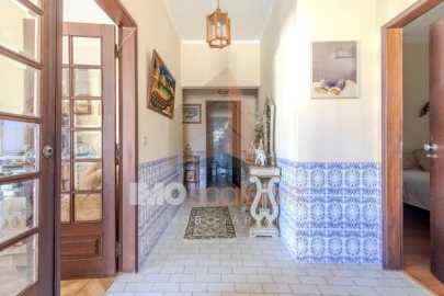 Moradia T5 para Venda em Romeira e Várzea