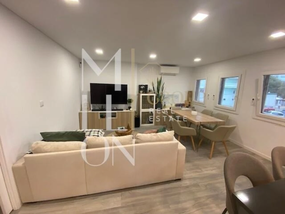 Apartamento T2 para Venda em Algueirão-Mem Martins Foto 8