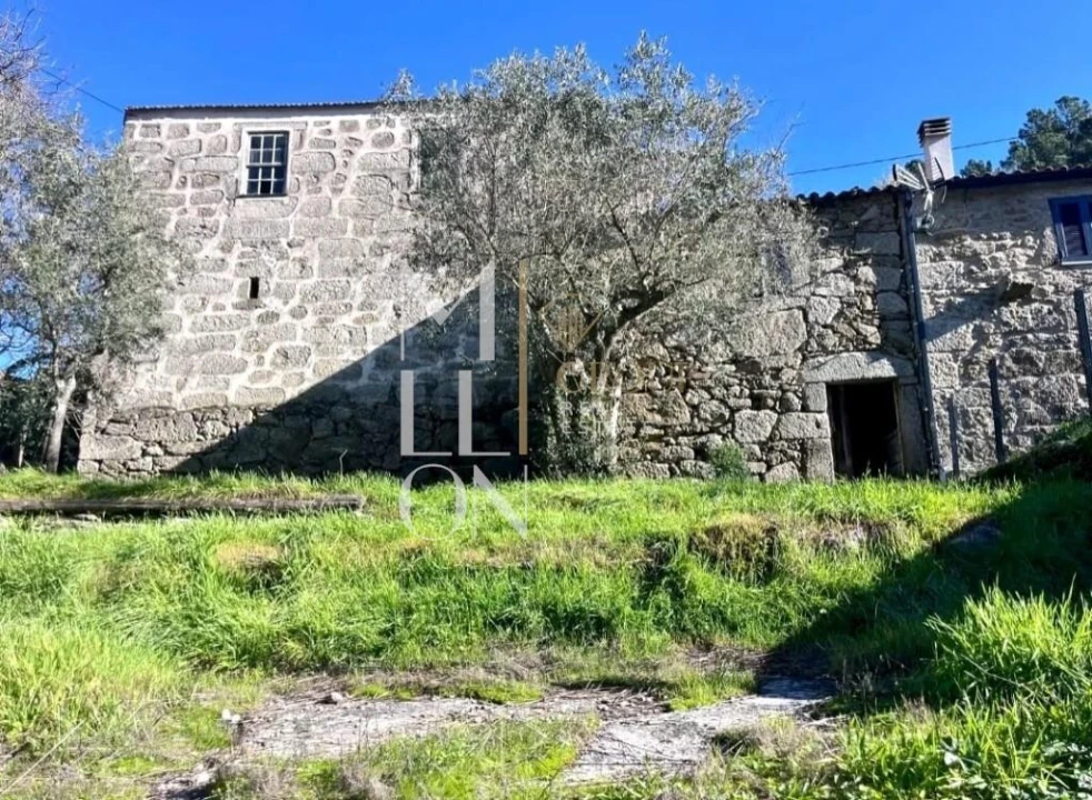 Moradia T3 para Venda em Pousade e Albardo Foto 1