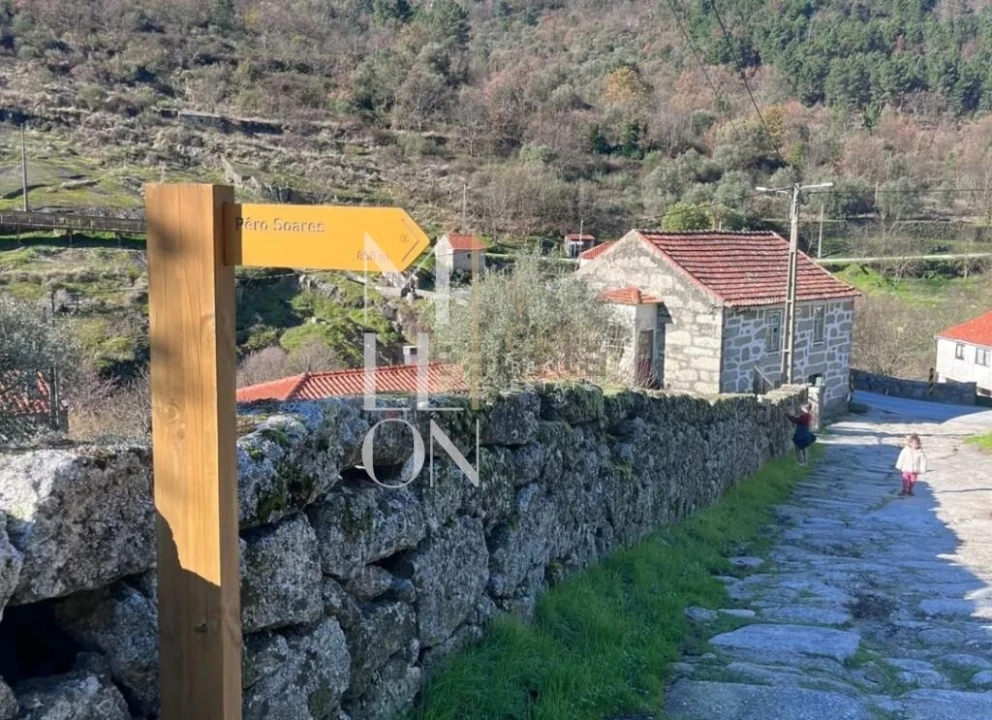 Moradia T3 para Venda em Pousade e Albardo Foto 3