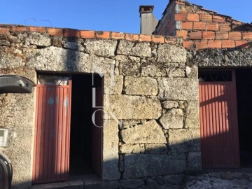 Moradia T2 para Venda em Carlão e Amieiro