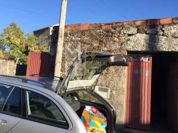 Moradia T2 para Venda em Carlão e Amieiro