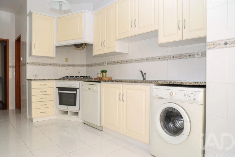 Apartamento T3 para Venda em Lourinhã e Atalaia Foto 12