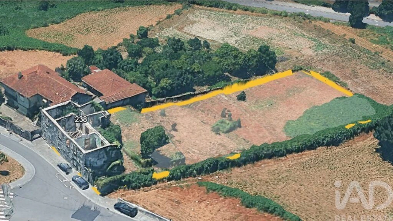 Terreno para Venda em Gondomar (São Cosme), Valbom e Jovim Foto 1