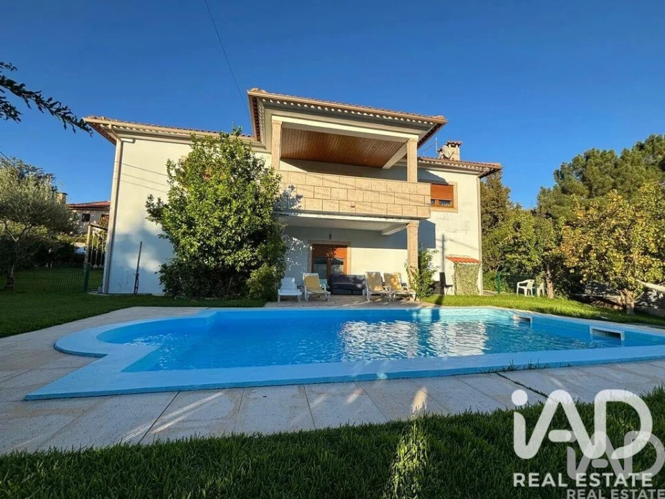 Moradia T4 para Venda em Vila Marim Foto 28