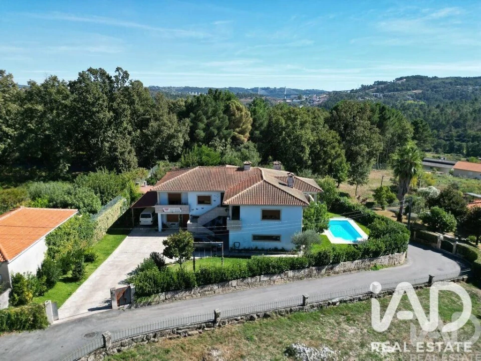 Moradia T4 para Venda em Vila Marim Foto 27