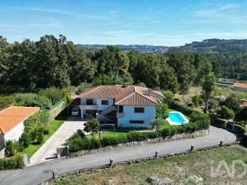 Moradia T4 para Venda em Vila Marim