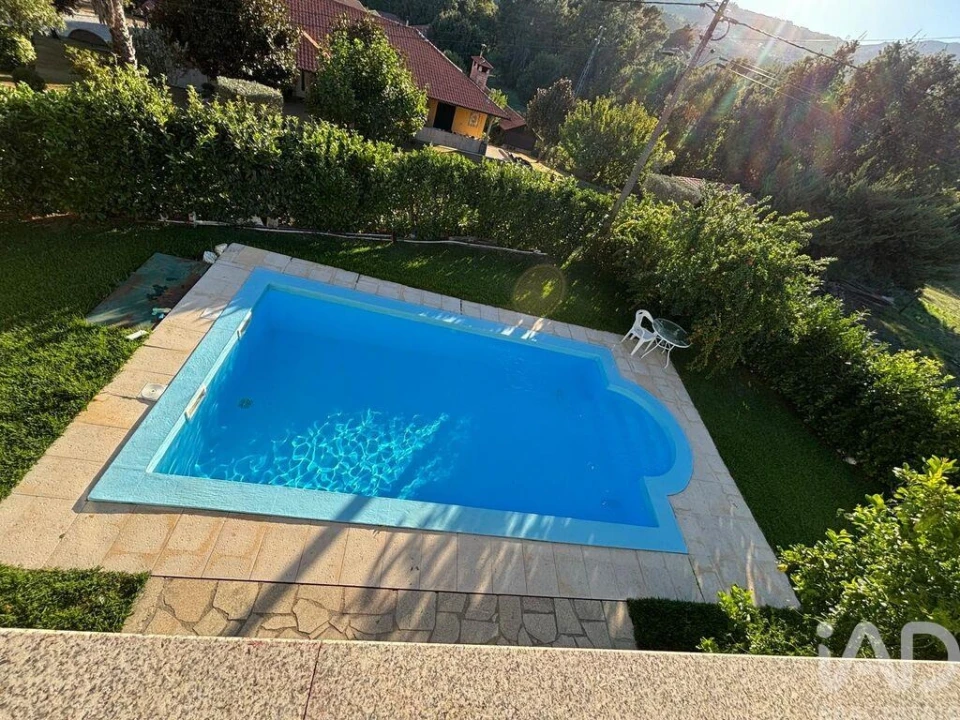 Moradia T4 para Venda em Vila Marim Foto 4