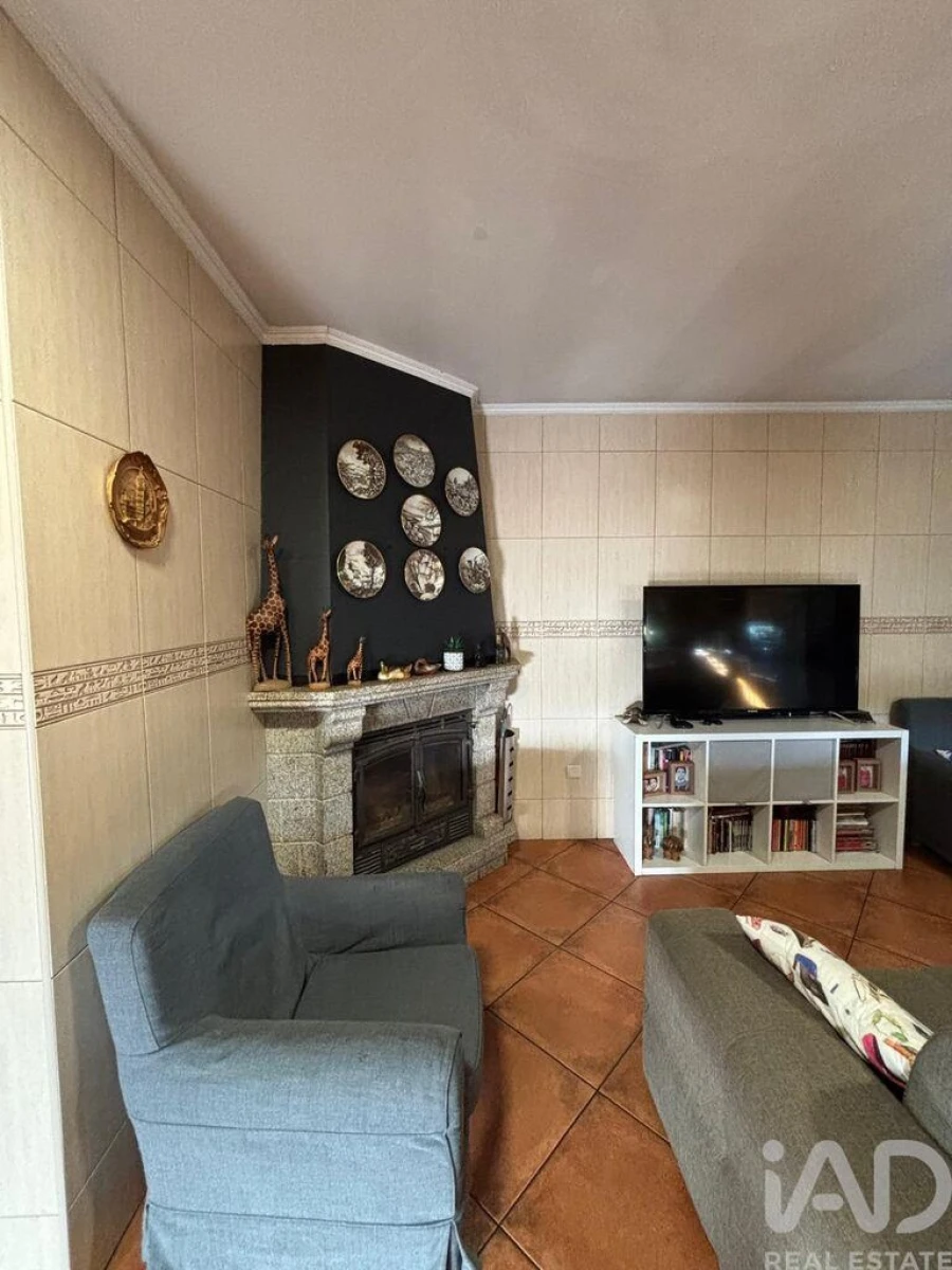 Moradia T4 para Venda em Vila Marim Foto 12