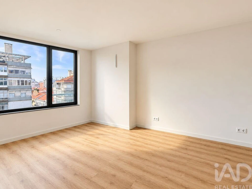 Apartamento T1 para Arrendamento em Alvalade Foto 5
