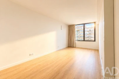 Apartamento T1 para Arrendamento em Alvalade
