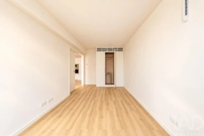 Apartamento T1 para Arrendamento em Alvalade