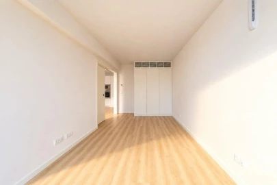 Apartamento T1 para Arrendamento em Alvalade