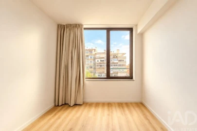 Apartamento T1 para Arrendamento em Alvalade