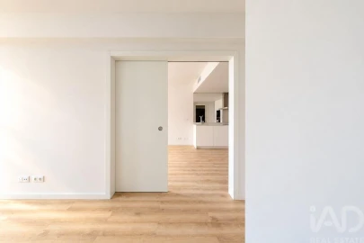 Apartamento T1 para Arrendamento em Alvalade